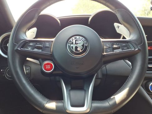 Used 2023 Alfa Romeo Giulia Veloce RWD image 26