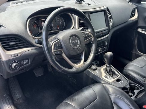 Used 2016 Jeep Cherokee Limited AWD/4WD image 2