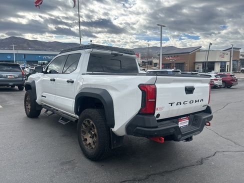 Used 2024 Toyota Tacoma Trailhunter image 6