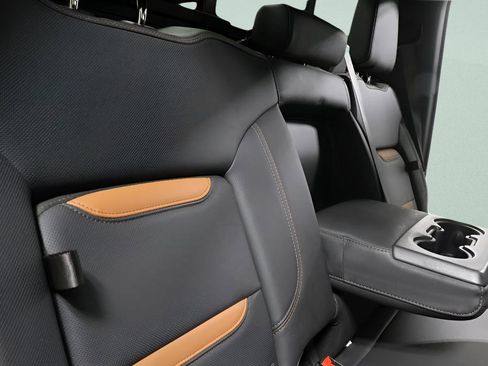 Used 2025 GMC Sierra 2500 AT4 w/ AT4 Premium Plus Package image 27