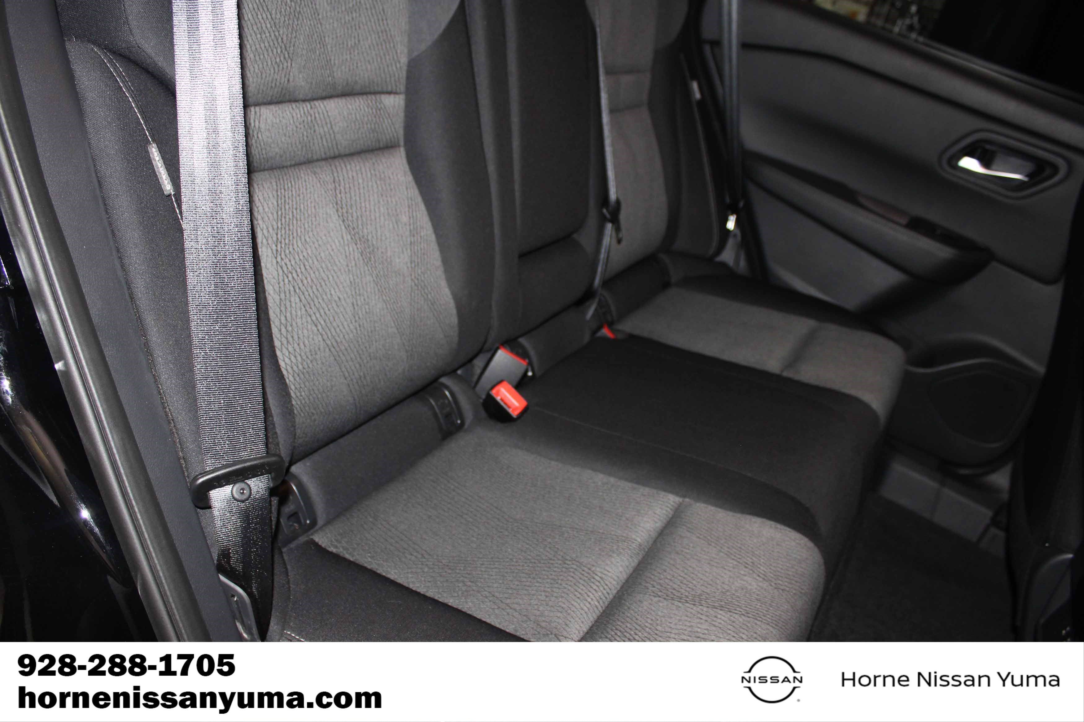 Certified 2025 Nissan Rogue SV FWD image 7