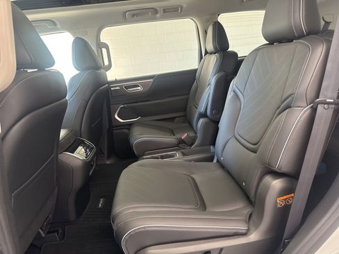 New 2026 INFINITI QX80 Luxe w/ Cargo Package image 28