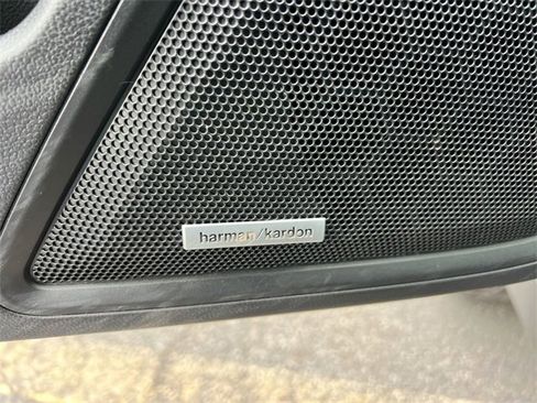 Used 2025 Subaru Outback Limited image 24