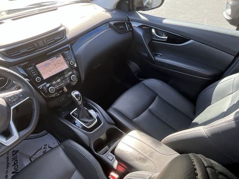 Certified 2022 Nissan Rogue Sport SL image 29