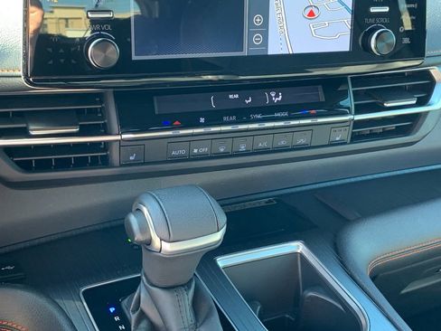 Used 2022 Toyota Sienna XSE w/ XSE Plus Package image 27