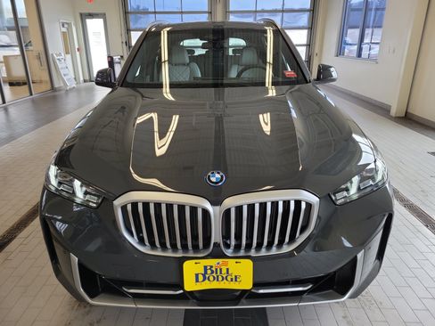 Used 2026 BMW X5 xDrive50e AWD/4WD image 2