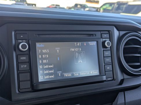 Used 2017 Toyota Tacoma SR image 19