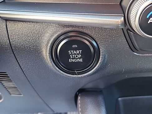 Used 2023 MAZDA MAZDA3 s image 18