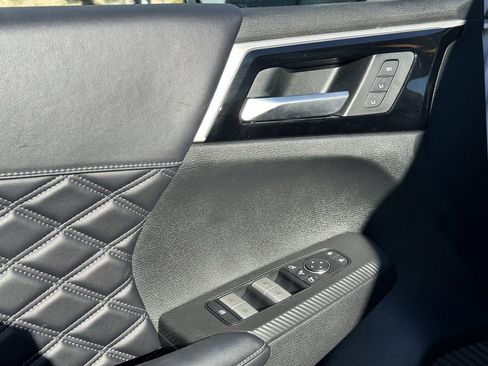 Used 2024 Mitsubishi Outlander SEL image 10