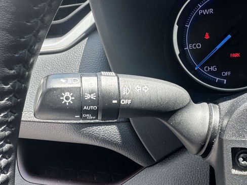 Used 2019 Toyota RAV4 Limited AWD/4WD image 25