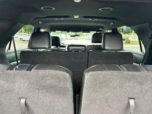 Used 2017 Ford Explorer XLT w/ Equipment Group 202A AWD/4WD image 14
