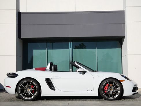 Used 2018 Porsche 718 Boxster GTS image 4