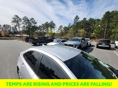 Used 2025 Toyota Corolla LE image 20