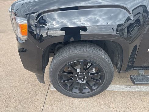 Used 2022 GMC Canyon Denali w/ Denali Black Edition Package image 2