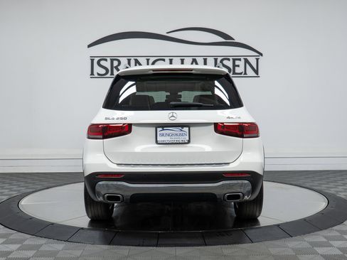 Certified 2021 Mercedes-Benz GLB 250 4MATIC w/ Premium Package image 6