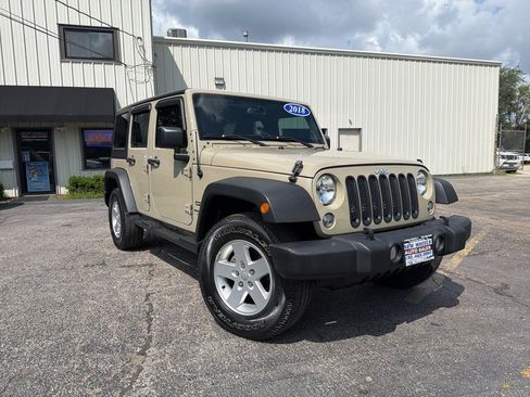 Used 2018 Jeep Wrangler Unlimited Sport S AWD/4WD image 9