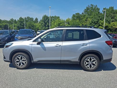 Used 2022 Subaru Forester Premium AWD/4WD image 7