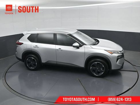 Used 2024 Nissan Rogue SV AWD/4WD image 46