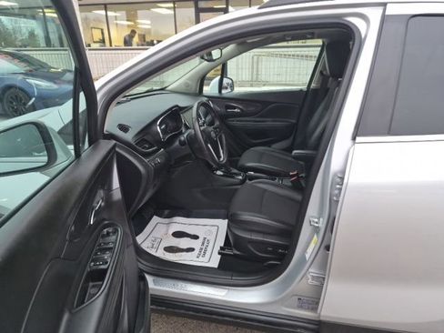 Used 2021 Buick Encore Preferred image 13