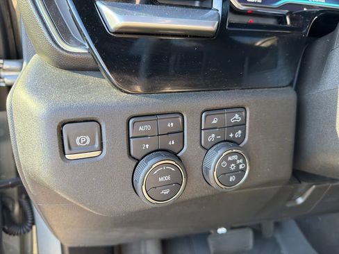 Used 2024 Chevrolet Silverado 2500 High Country image 19