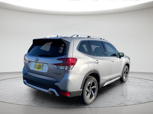 Used 2023 Subaru Forester Touring w/ Popular Package #3 AWD/4WD image 3