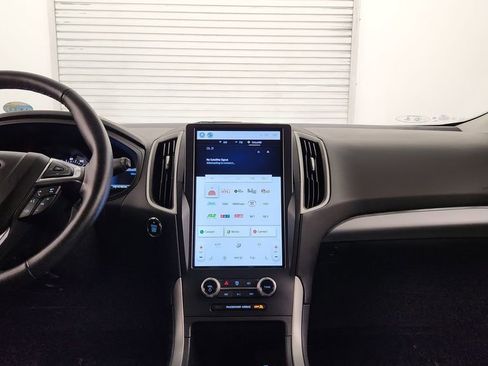 Used 2022 Ford Edge SEL image 12