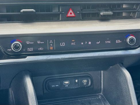 Certified 2023 Kia Sportage EX FWD image 16