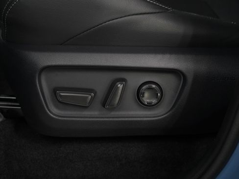 Certified 2025 Toyota 4Runner TRD Off-Road Premium image 31