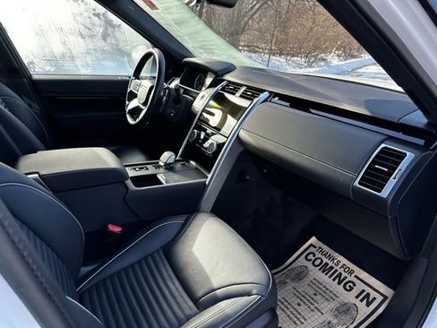 Used 2023 Land Rover Discovery S R-Dynamic image 19