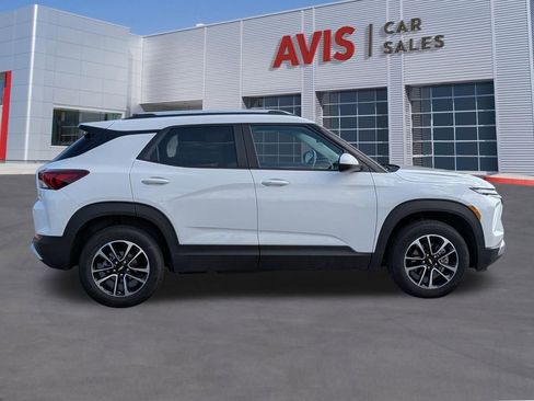 Used 2025 Chevrolet TrailBlazer LT AWD/4WD image 5