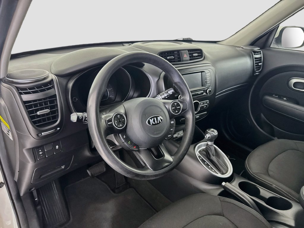 Used 2017 Kia Soul + FWD image 9