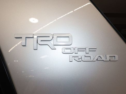 Used 2023 Toyota 4Runner TRD Off-Road Premium w/ Moonroof Package AWD/4WD image 37