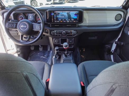 Used 2024 Jeep Gladiator Sport AWD/4WD image 28