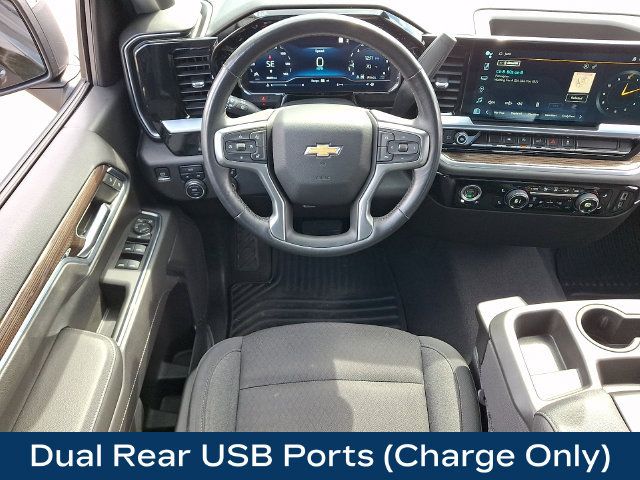 Used 2022 Chevrolet Silverado 1500 LT AWD/4WD image 3