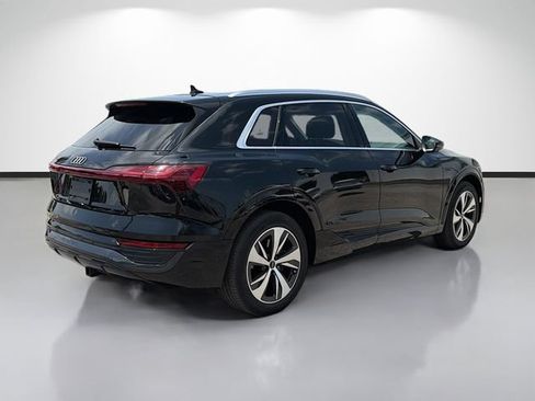 Used 2024 Audi Q8 e-tron Premium Plus w/ Premium Plus Package AWD/4WD image 3