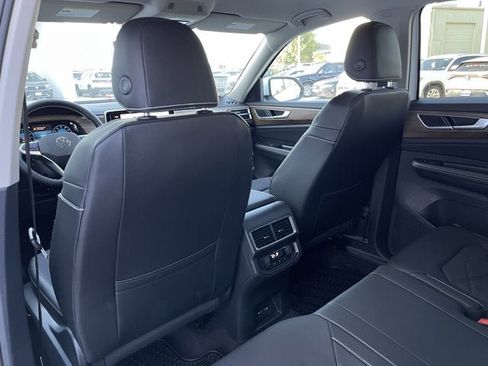 New 2026 Volkswagen Atlas SE image 24
