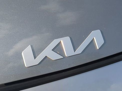 Used 2024 Kia Sportage LX image 13