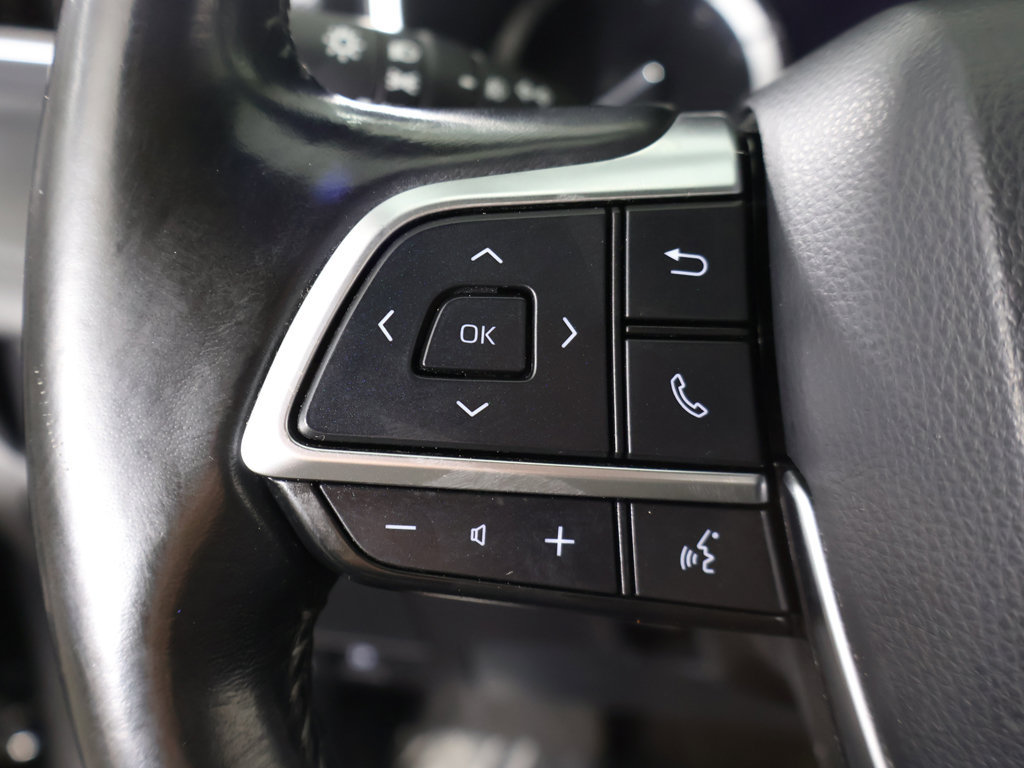 Used 2021 Toyota Highlander XSE AWD/4WD image 46