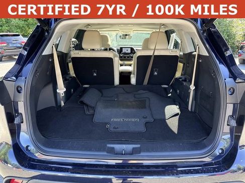 Used 2023 Toyota Highlander XLE AWD/4WD image 12