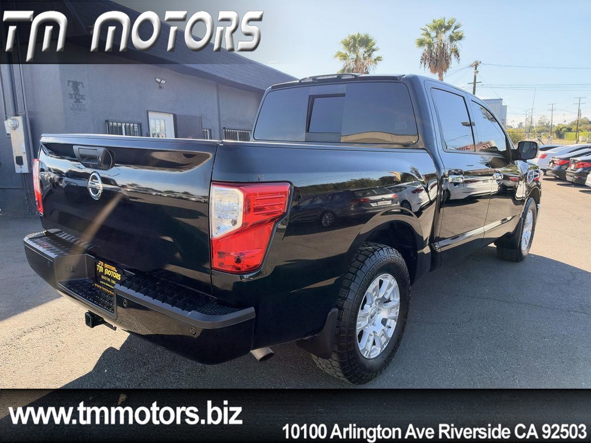 Used 2017 Nissan Titan SV RWD image 21