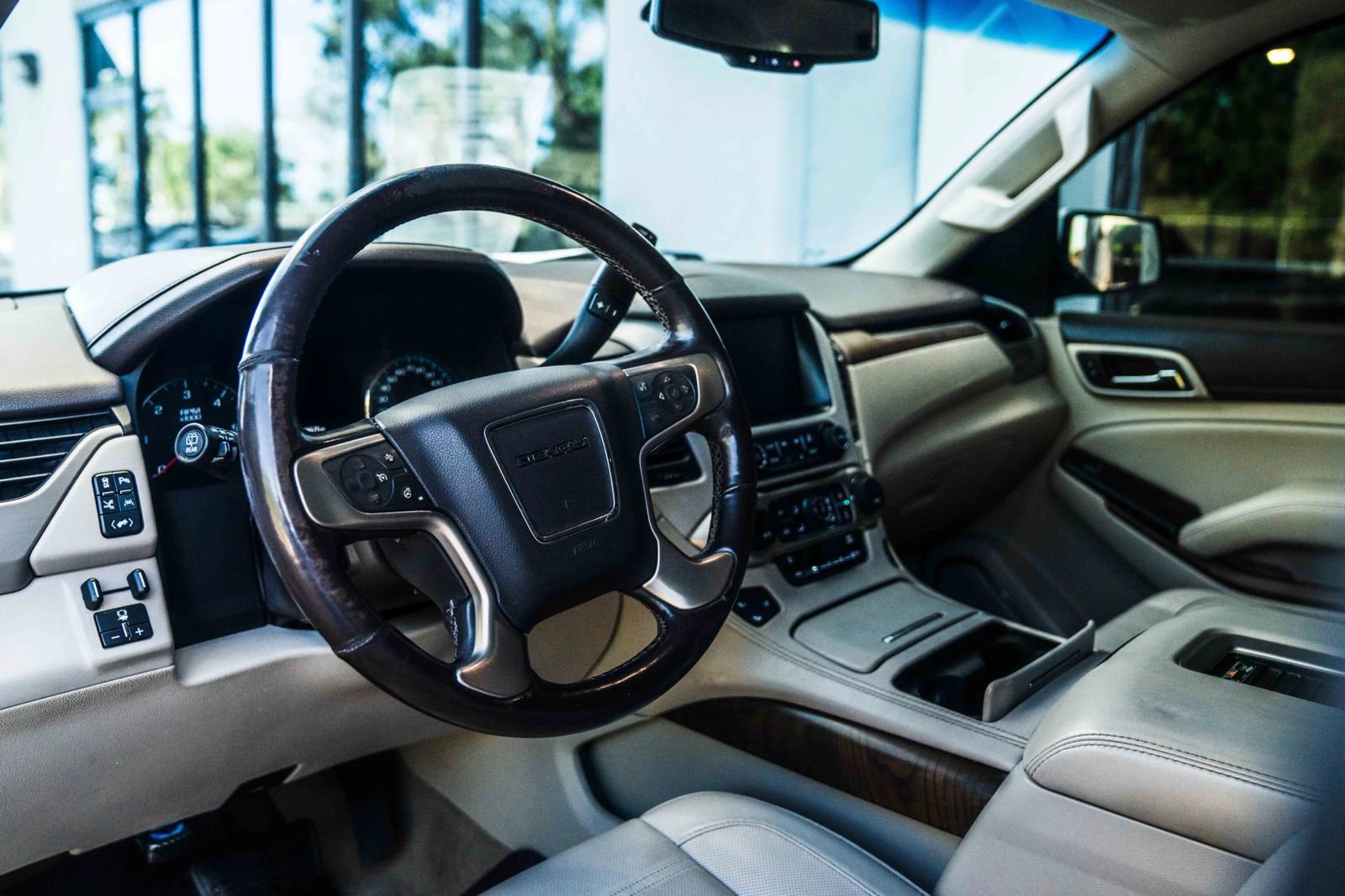 Used 2018 GMC Yukon Denali w/ Open Road Package RWD image 18