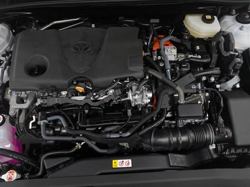 Used 2025 Toyota Camry SE w/ Multimedia Upgrade Package image 29