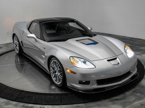 Used 2010 Chevrolet Corvette ZR1 w/ Preferred Equipment Group RWD image 29
