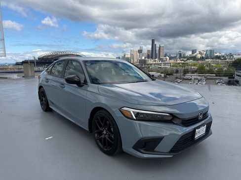 Used 2023 Honda Civic Sport image 1
