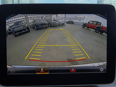 Used 2020 Mercedes-Benz GLA 250 w/ Multimedia Package image 32