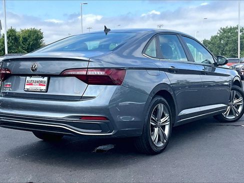 Used 2024 Volkswagen Jetta SE FWD image 12