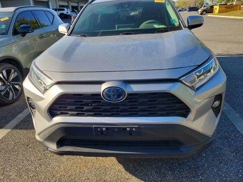 Used 2021 Toyota RAV4 XLE image 9