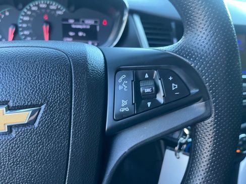 Used 2020 Chevrolet Trax LT image 30