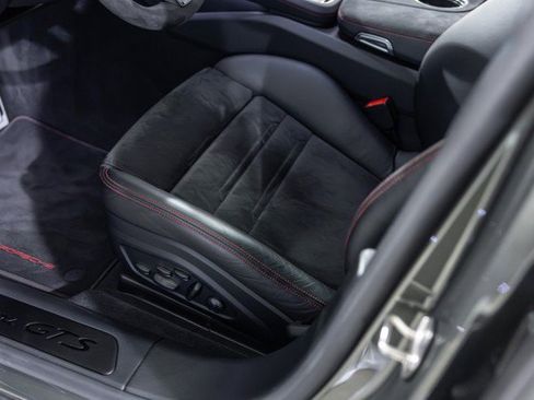 Used 2023 Porsche Panamera GTS image 33