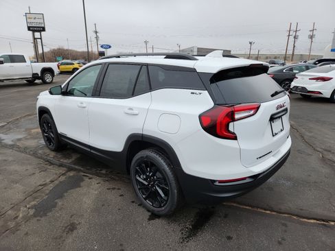 New 2024 GMC Terrain SLT w/ Elevation Edition image 3